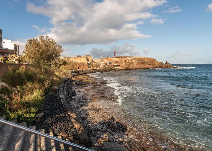Home2Book Seafront Haven With Views, Arinaga